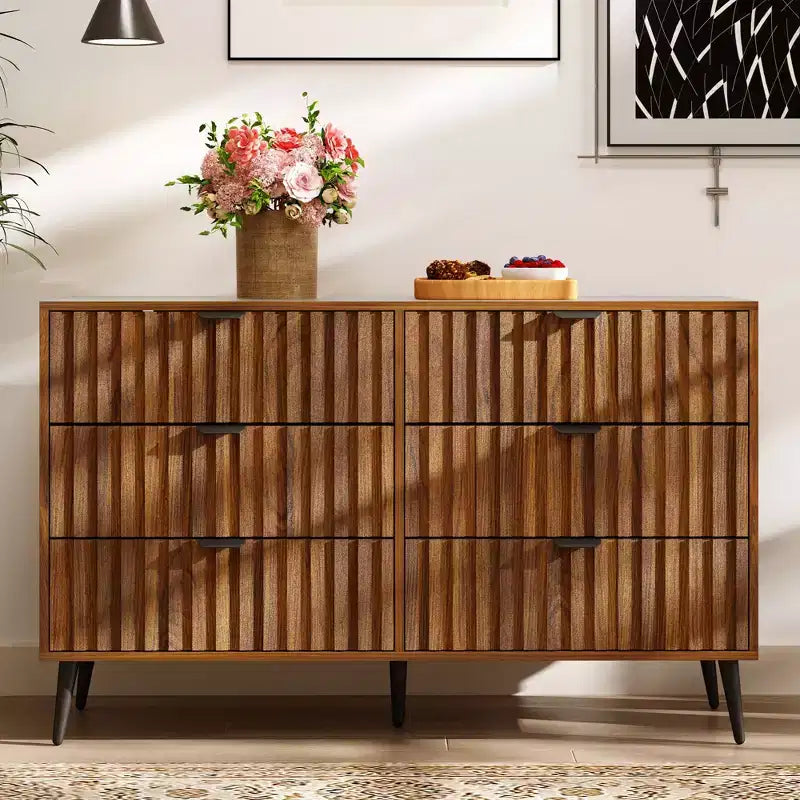 Commode 6 tiroirs cannelés marron de style Mid-Century Modern