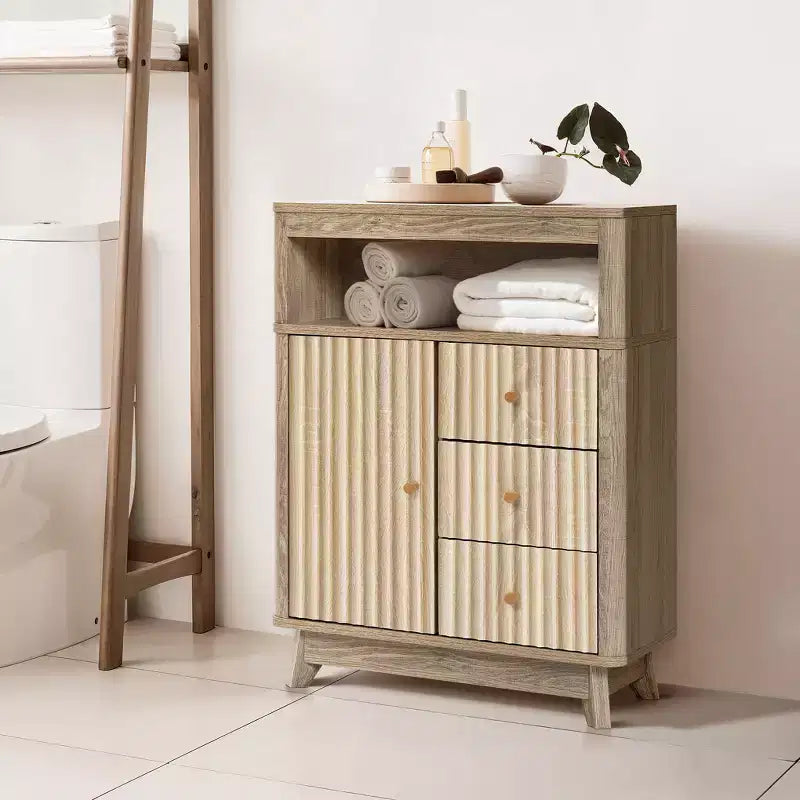 Luxenhome Meuble de rangement de salle de bain, Armoire d'appoint en bois avec finition naturelle moderne du milieu du siècle à motif ondulé cannelé, 3 tiroirs, 1 porte, marron, 31 po