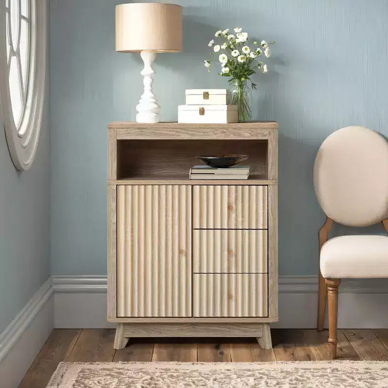 Luxenhome Meuble de rangement de salle de bain, Armoire d'appoint en bois avec finition naturelle moderne du milieu du siècle à motif ondulé cannelé, 3 tiroirs, 1 porte, marron, 31 po