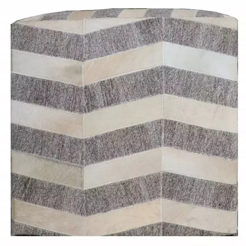 HomeRoots 18 Pouf cube ottoman chevrons en poils de vache gris et beige