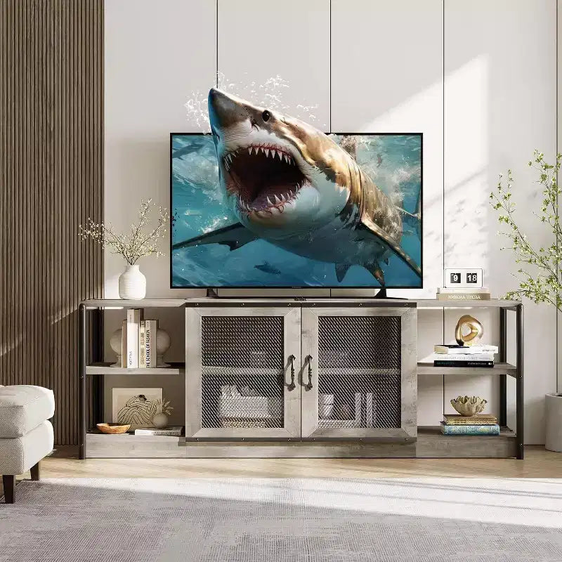 Meuble TV gris rustique, meuble TV de 160 cm avec armoire de rangement et portes en maille pour salon et chambre à coucher