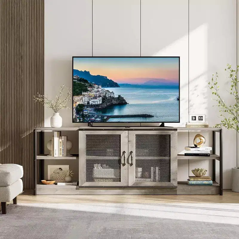 Meuble TV gris rustique, meuble TV de 160 cm avec armoire de rangement et portes en maille pour salon et chambre à coucher
