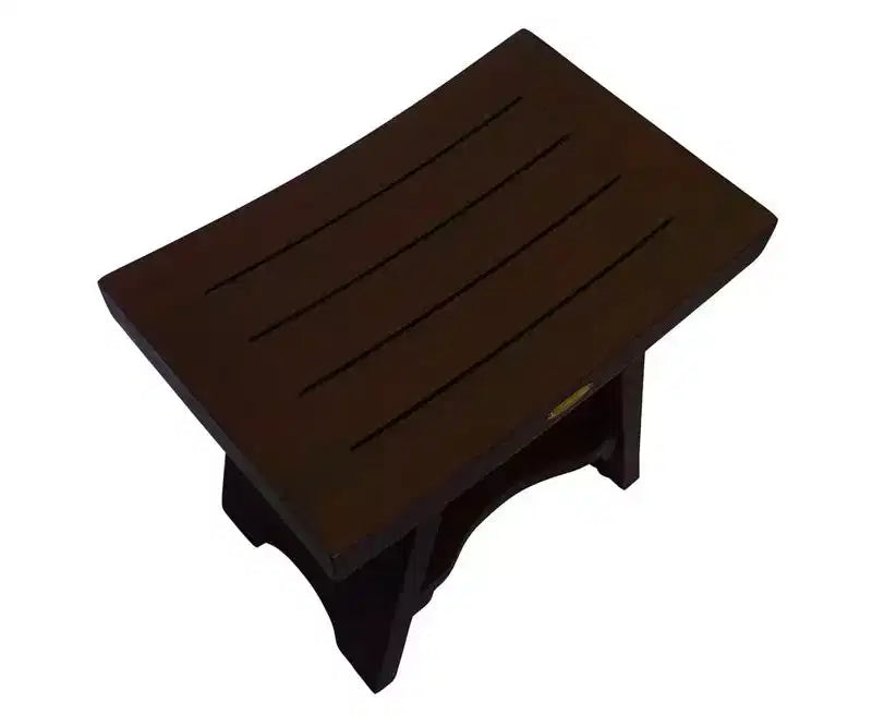 Banc de douche d'extérieur HomeRoots compact curviligne en teck avec étagère, finition marron