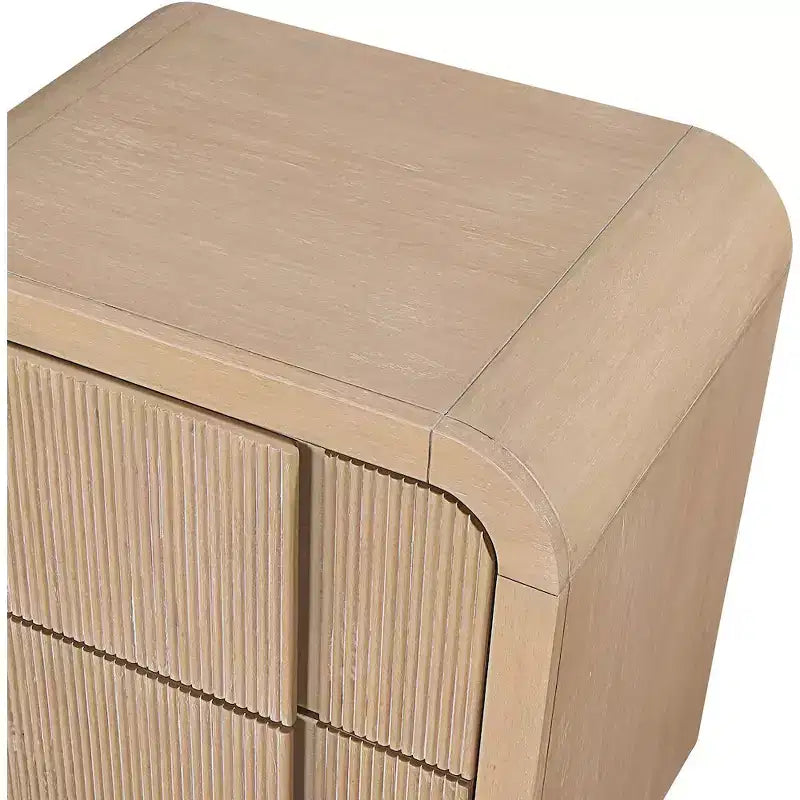 Meridian Furniture, Table de Chevet Cannelée