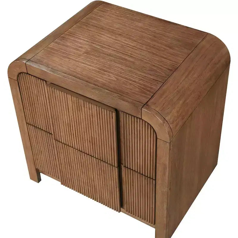 Meridian Furniture, Table de Chevet Cannelée