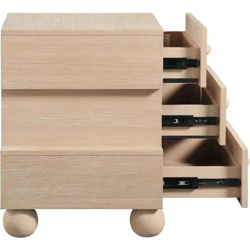 Meridian Furniture, Table de chevet Askew