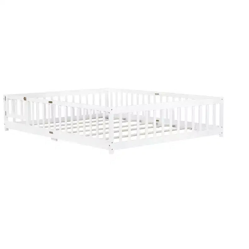 Lit au sol Queen MAYEERTY avec clôture, porte et barrières en bois d'hévéa, blanc