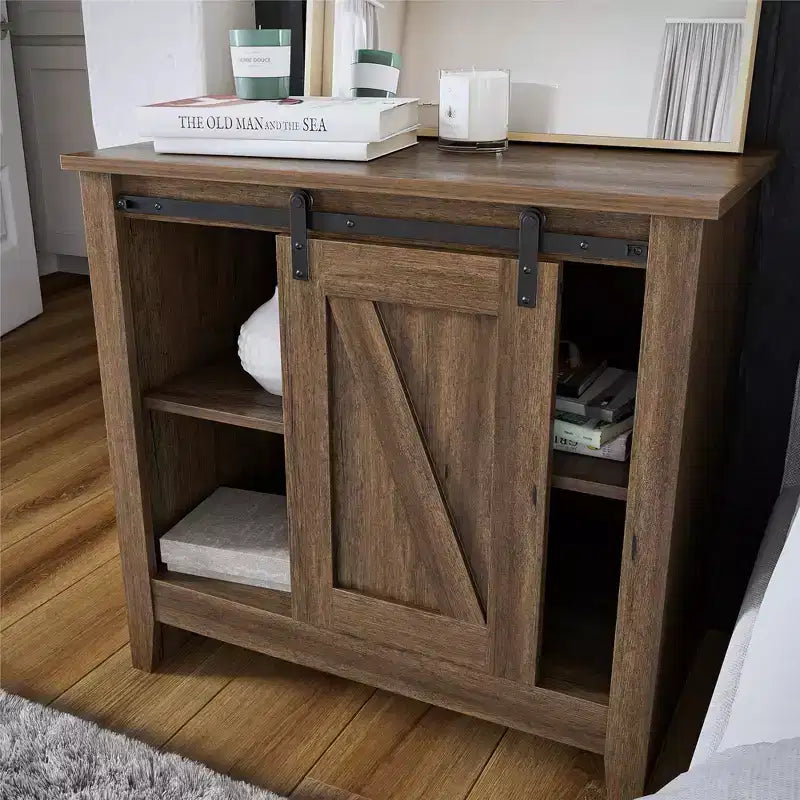 Table de chevet de style ferme Alton à 4 étagères de RealRooms
