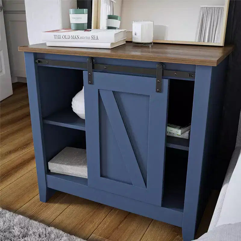 Table de chevet de style ferme Alton à 4 étagères de RealRooms