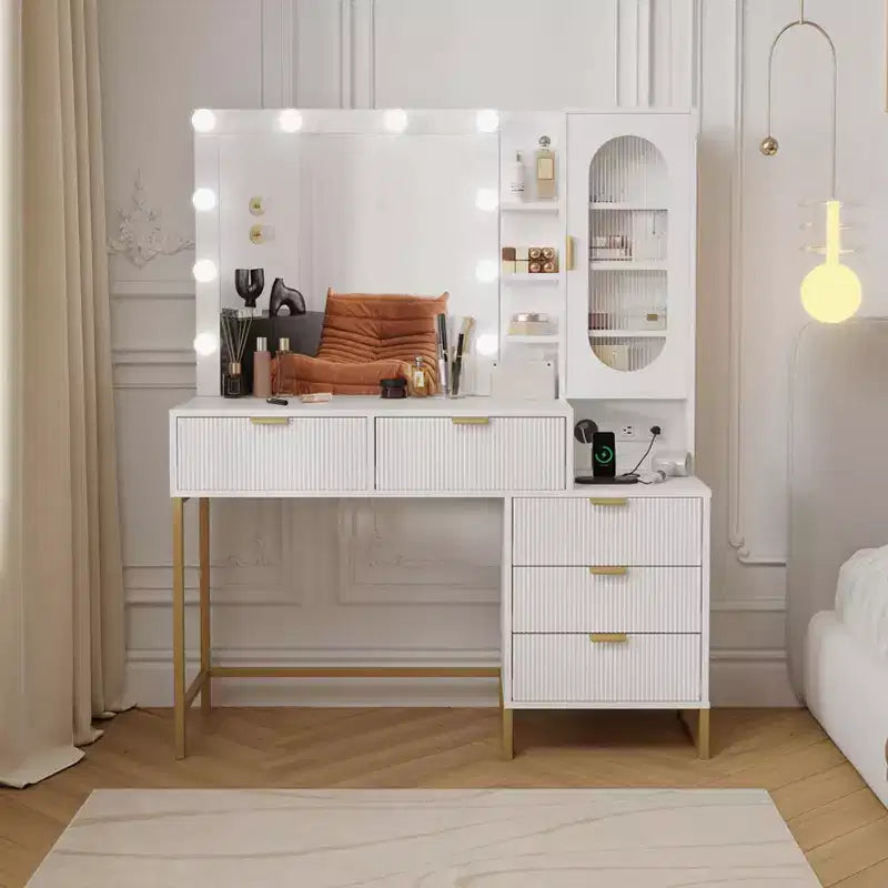 Coiffeuse moderne GustoWave avec miroir, lumières intégrées, 5 tiroirs, prise de courant, coiffeuse pour chambre, blanc et or