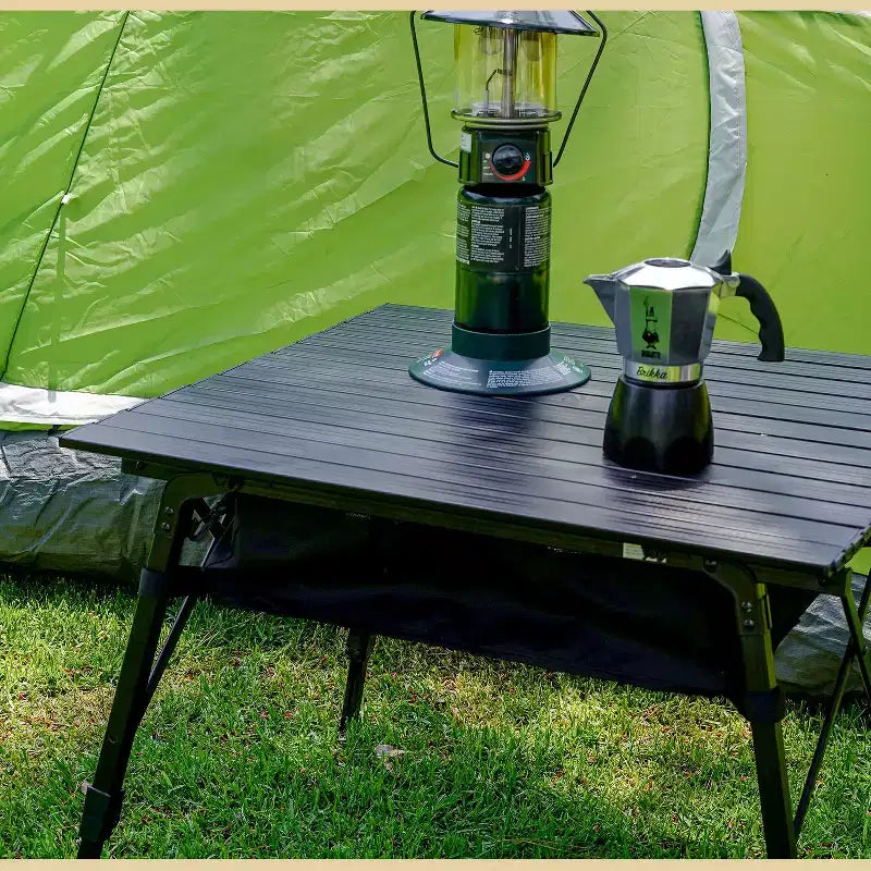 Table de camping pliante Arrowhead Outdoor, en aluminium, réglable en hauteur, avec filet de rangement sous la table et sac de transport, noire