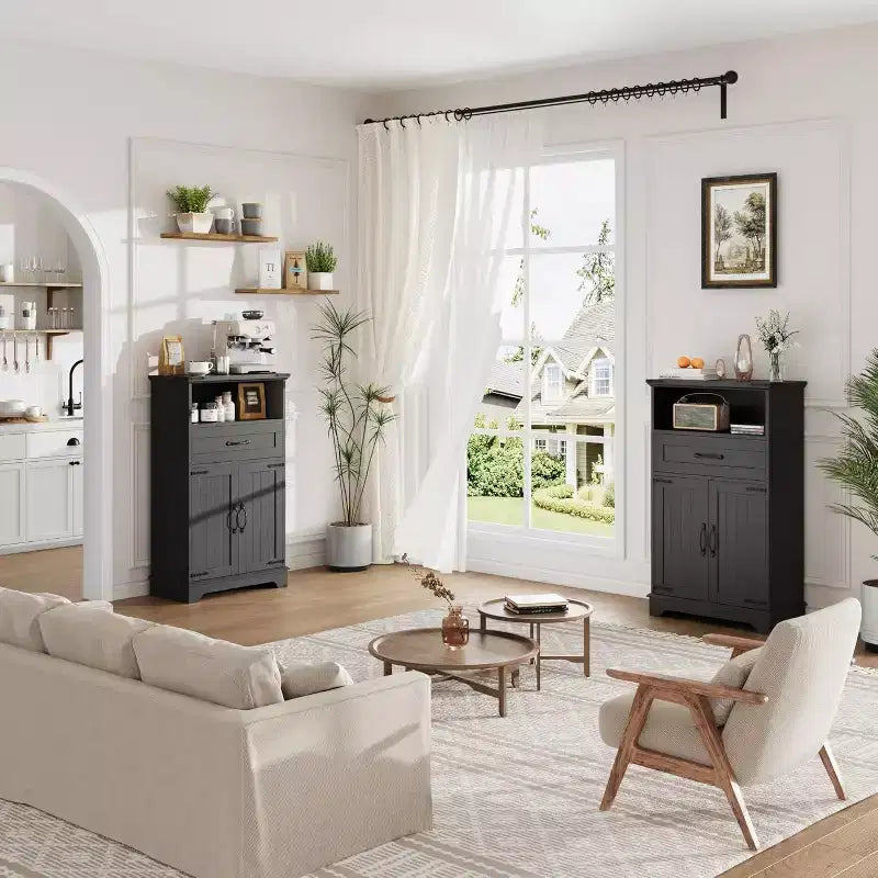 Meuble de salle de bain autoportant de style ferme avec portes et tiroirs, solution de rangement multi-pièces pour la salle de bain, la buanderie et la chambre à coucher