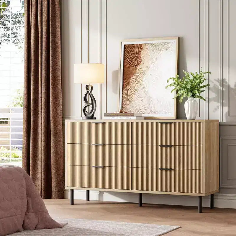 Commode moderne à 6 tiroirs cannelés de 54,7 po avec pieds et poignées en métal et dispositif anti-basculement pour chambre, salon ou couloir, chiffonnier
