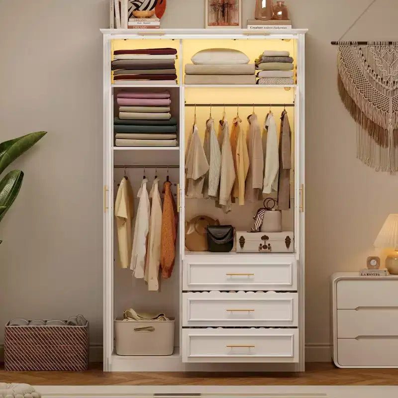 Armoire à 3 portes avec lumières LED et 3 tiroirs, meuble de rangement autoportant, blanc - ModernLuxe