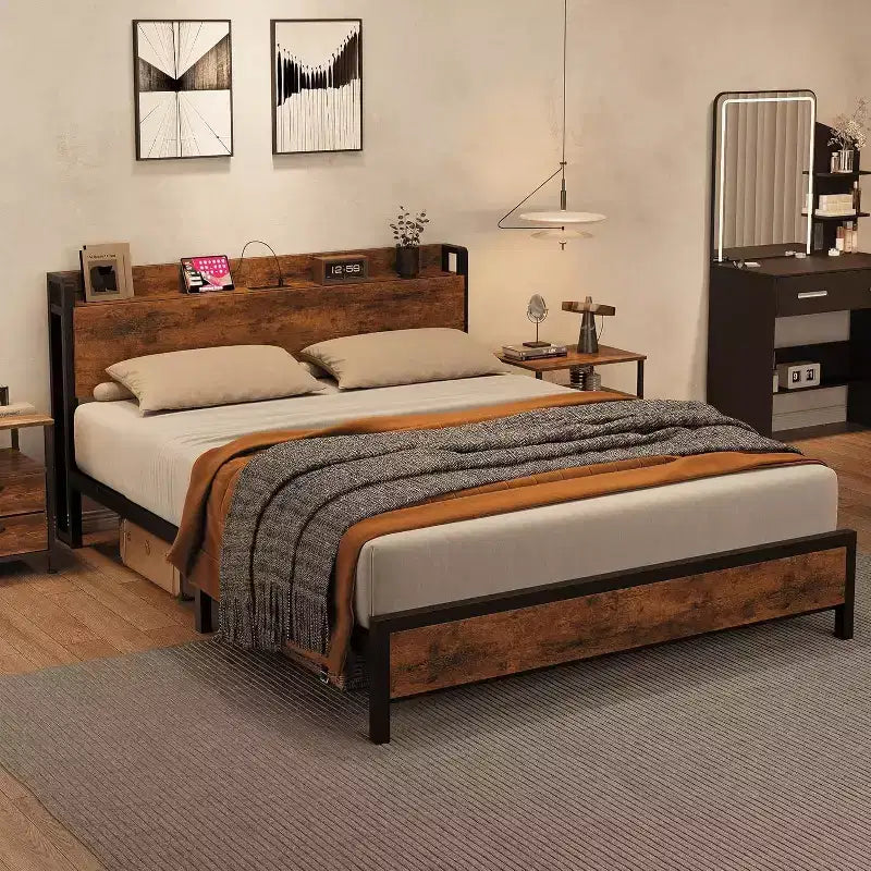 Cadre de lit plateforme King Size Acekool avec rangement, station de charge USB, cadre en métal industriel, tête de lit en bois, pas besoin de sommier tapissier