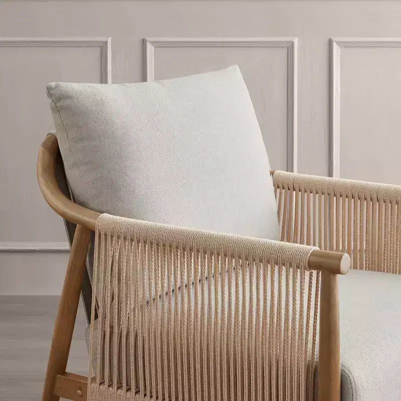 Fauteuil d'appoint de ferme moderne Spruce&Spring avec accoudoirs en bois tressé