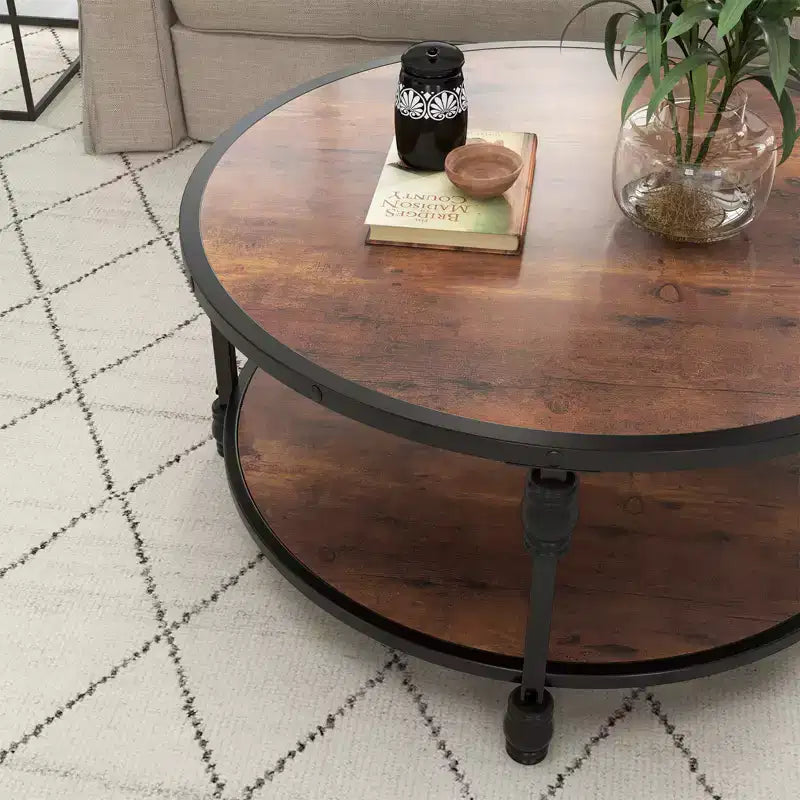 Table basse ronde pour salon, table basse circulaire à 2 niveaux en bois avec pieds métalliques robustes en colonnes romaines, table basse rustique avec étagère de rangement