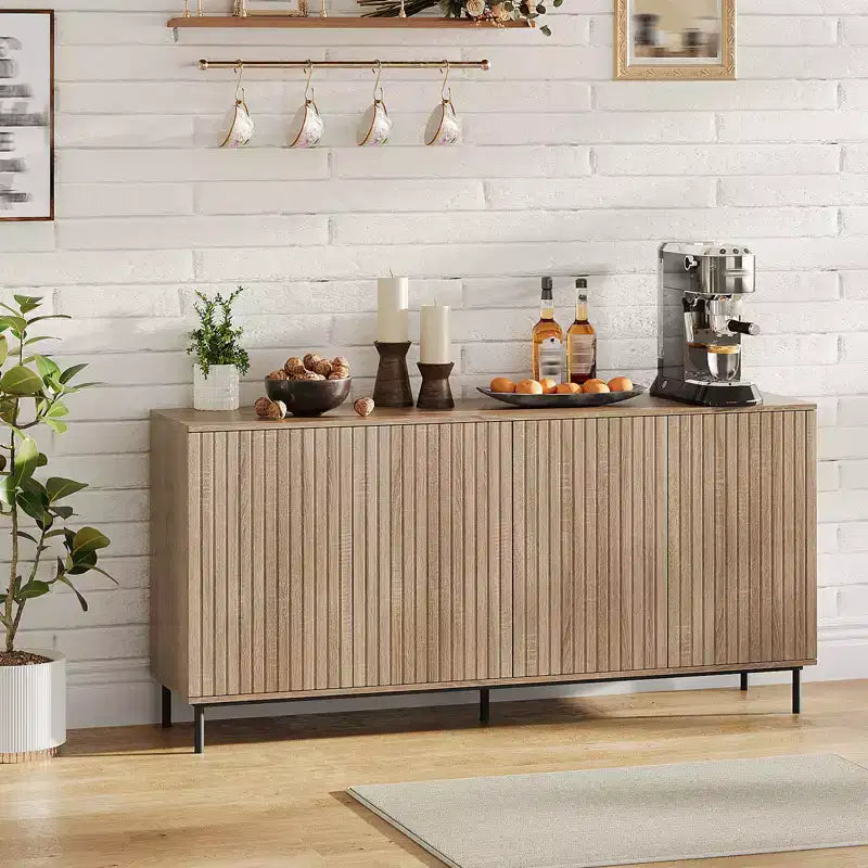 Meuble buffet-bahut cannelé avec 4 portes, étagères réglables et pieds en métal, pour salon et salle à manger