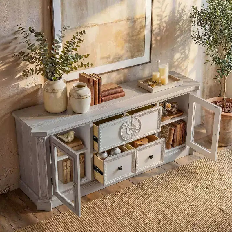Meuble TV Homsee en bois massif blanc pré-assemblé : Détails sculptés vintage + Rangement prêt à l'emploi – Console média ornée pour salons