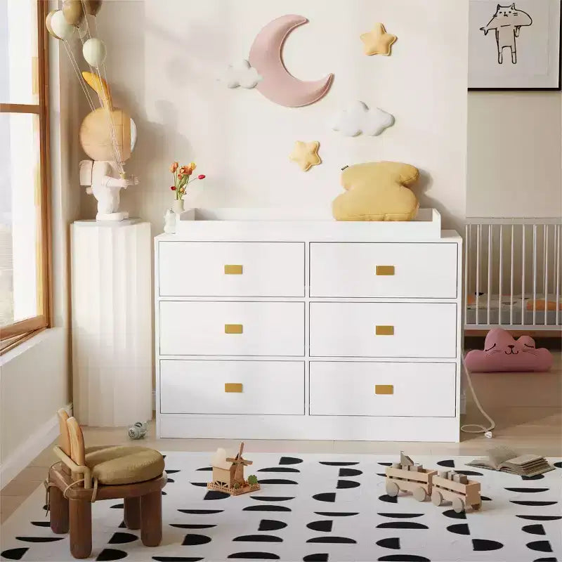 Commode à langer en bois blanc avec poignées dorées, style moderne, pour nourrissons de 0 à 3 ans