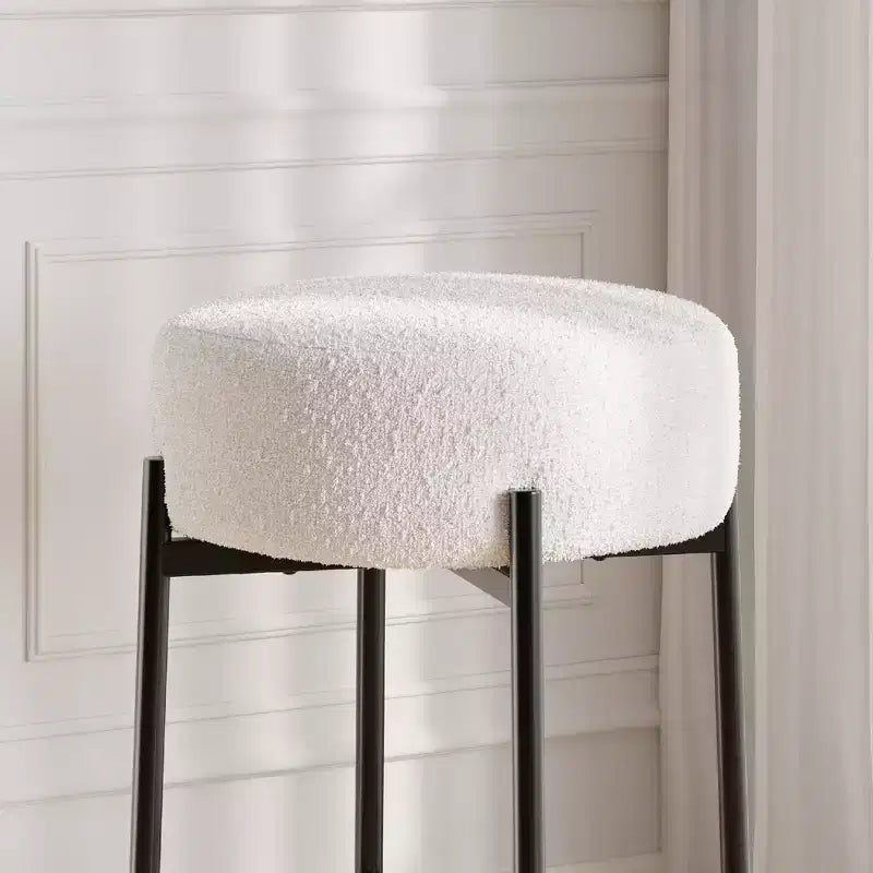 Lot de 2 tabourets de bar modernes hauteur comptoir 61 cm avec assise souple, sans dossier et pieds en métal pour îlot de cuisine, bar ou salle à manger