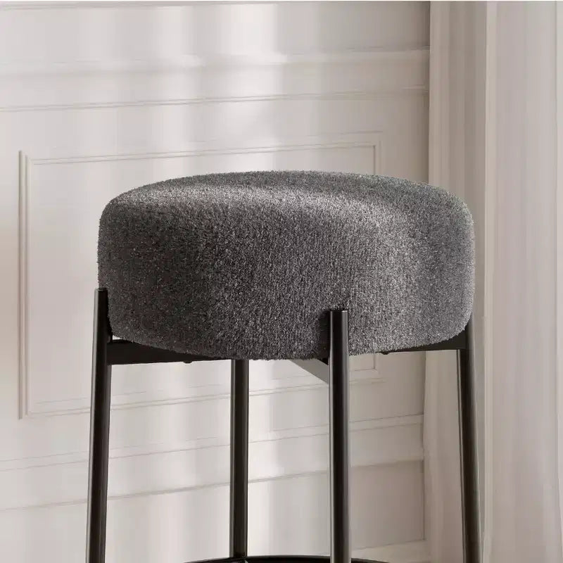 Lot de 2 tabourets de bar modernes hauteur comptoir 61 cm avec assise souple, sans dossier et pieds en métal pour îlot de cuisine, bar ou salle à manger