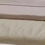 Cadre de lit robuste avec tête de lit de rangement - Plateforme en bois, pied de lit surélevé, support à lattes, aucun sommier tapissier requis, blanc et noyer, mobilier de chambre à coucher