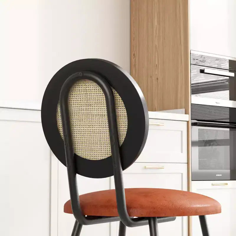 Lot de 4 chaises de salle à manger en rotin. Chaises de cuisine modernes rembourrées avec coussins épais et pieds en métal. Idéales pour les petits espaces.
