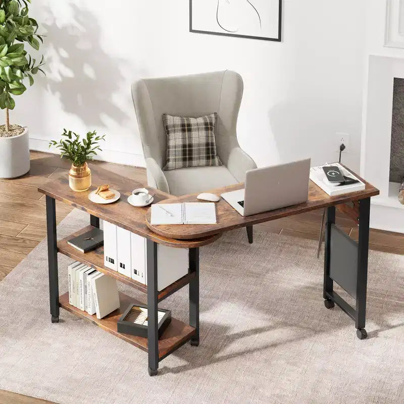 Table d'appoint de canapé rotative à 360° avec 2 étagères de rangement et station de charge, bureau roulant pivotant avec cadre métallique et roulettes
