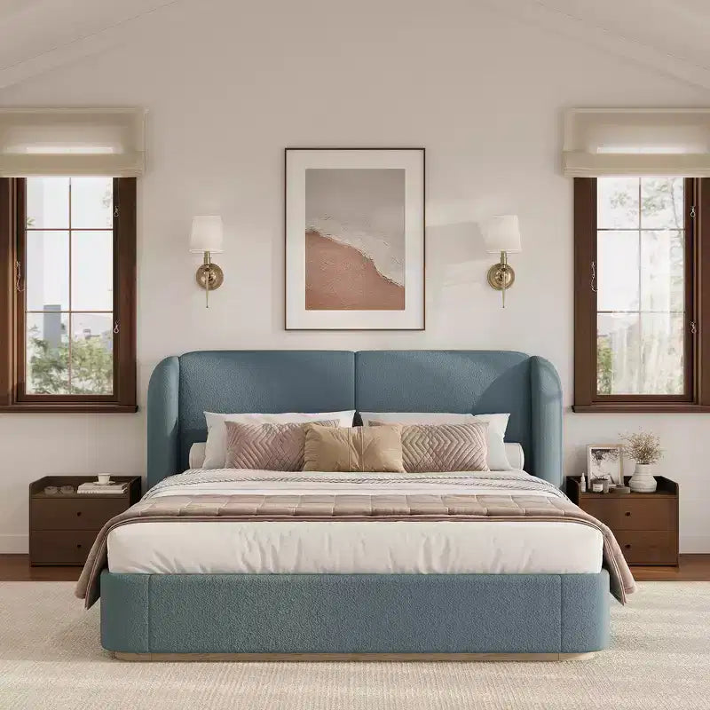 Lit plateforme moderne Whisen King avec tête de lit double oreiller, rembourré, tissu bouclé doux, design latéral ailé, lattes en bois massif