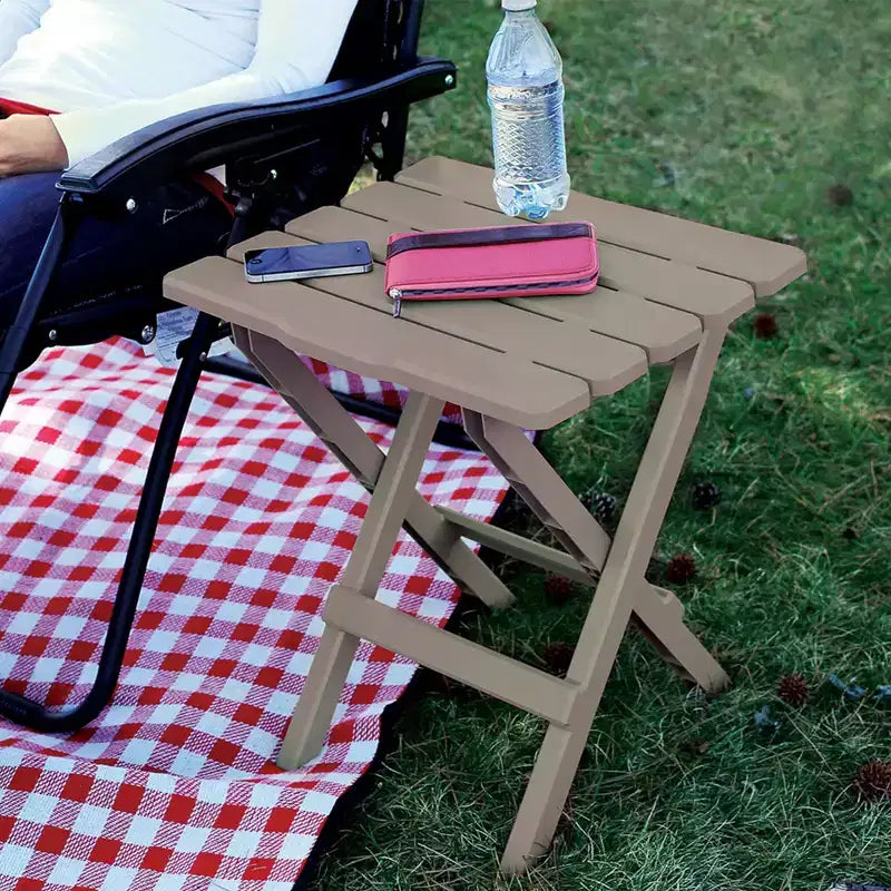 Camco Table d'appoint pliante portable Adirondack, petite, pour camping, résistante aux intempéries, antirouille, en plastique durable, pour utilisation intérieure et extérieure, coloris sauge