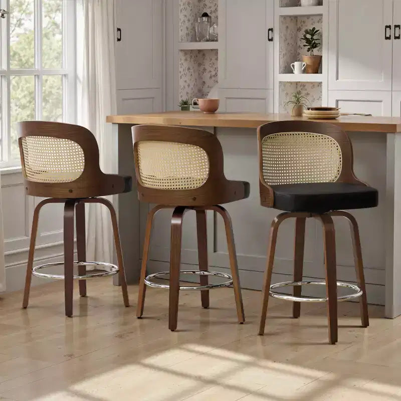 Lot de 2/3/4 tabourets de bar pivotants Bekrvio 26 avec dossier en rotin et pieds en bois courbé, tabourets de bar à hauteur de comptoir rembourrés en similicuir pour îlot de cuisine
