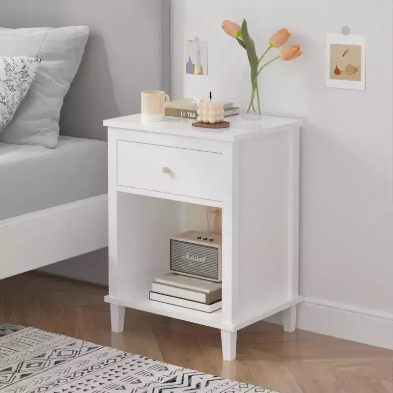 Table de chevet en bois de 68 cm de haut avec un tiroir et une étagère pour enfants et adultes, blanc + poignée dorée