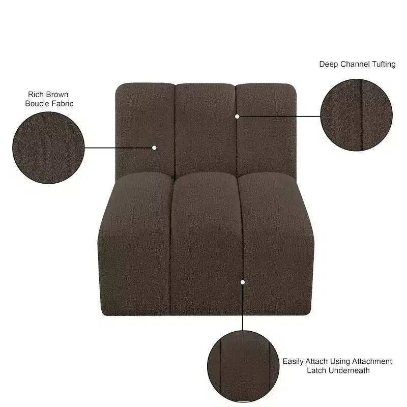 Chaise droite en tissu bouclé Arc Meridian Furniture