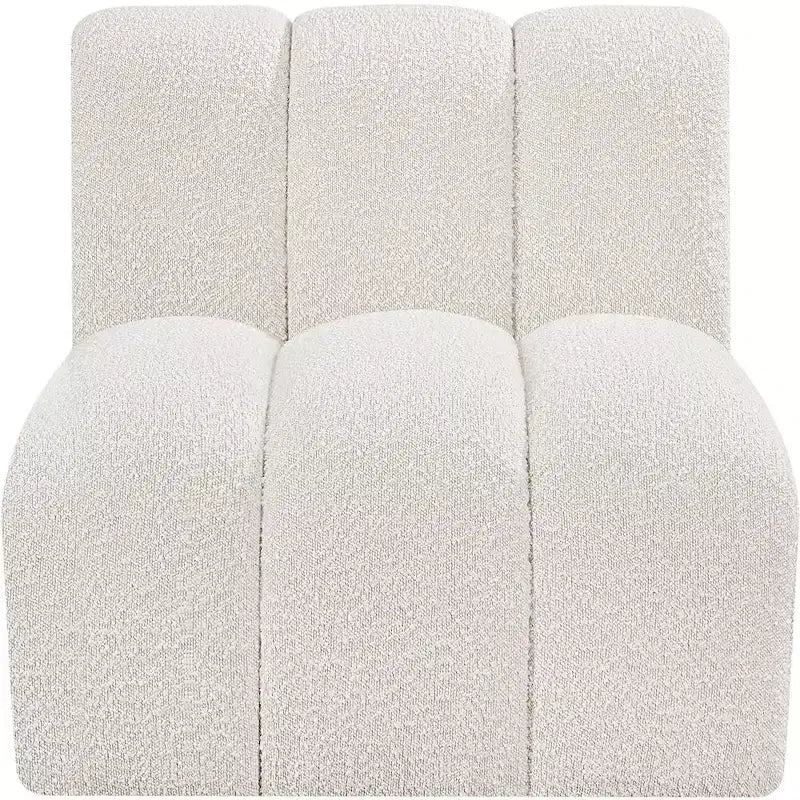 Chaise droite en tissu bouclé Arc Meridian Furniture