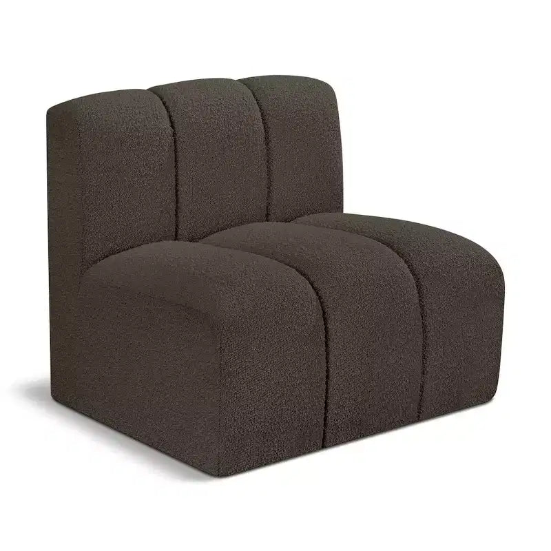 Chaise droite en tissu bouclé Arc Meridian Furniture