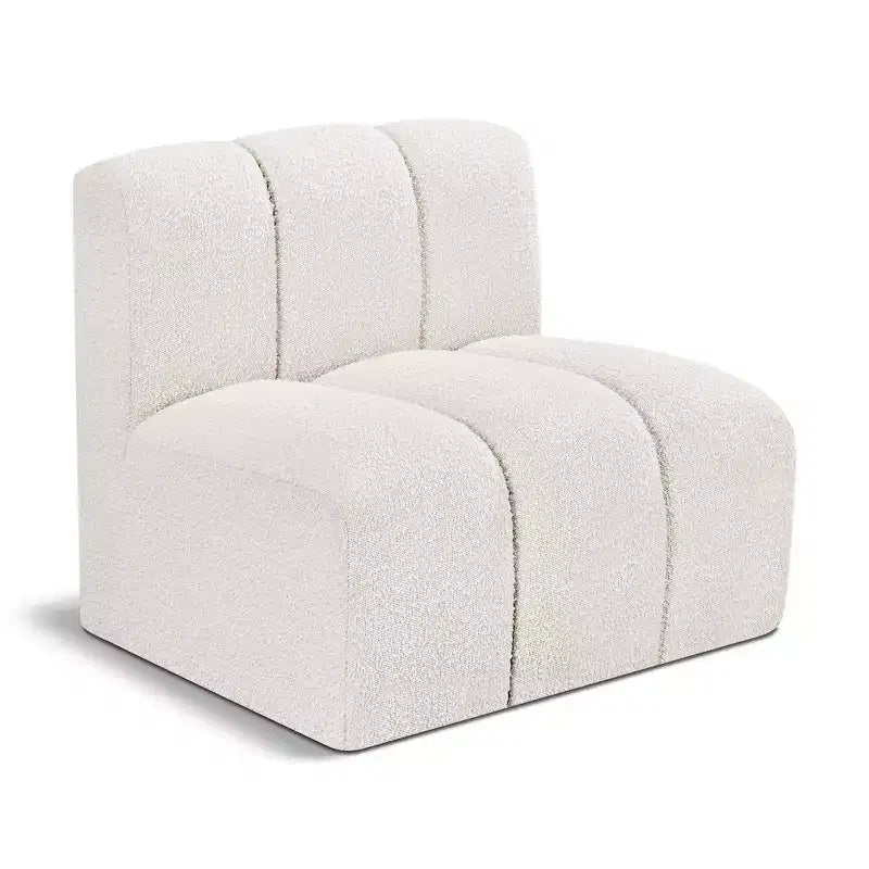 Chaise droite en tissu bouclé Arc Meridian Furniture
