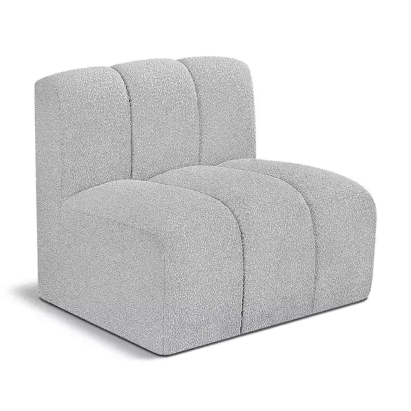 Chaise droite en tissu bouclé Arc Meridian Furniture