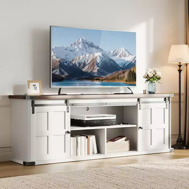 Meuble TV de ferme pour téléviseur de 75 pouces, console média de 70 pouces avec portes coulissantes de grange, armoires de rangement, étagères réglables, prises de courant intégrées