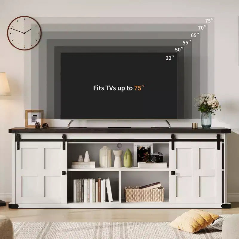 Meuble TV de ferme pour téléviseur de 75 pouces, console média de 70 pouces avec portes coulissantes de grange, armoires de rangement, étagères réglables, prises de courant intégrées