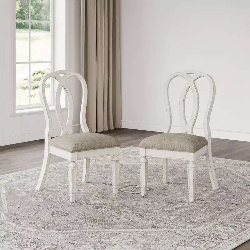 Lot de 2 chaises de salle à manger Realyn Ribbon Back rembourrées, blanc écaillé - Signature Design by Ashley : polyester, finition texturée, cadre en bois