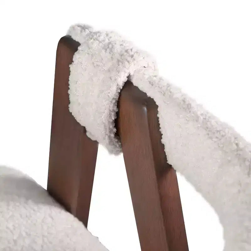 HOMES: Inside + Out Lot de 2 chaises de salle à manger Pearlcrest Mid-Century Modern en tissu bouclé, noyer