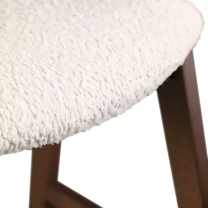 HOMES: Inside + Out Lot de 2 chaises de salle à manger Pearlcrest Mid-Century Modern en tissu bouclé, noyer