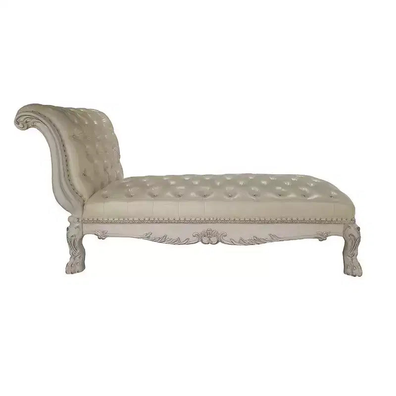 Chaise longue de Dresde 82" en similicuir et finition blanc cassé - Acme Furniture : garniture élégante à clous, cadre en bois, entretien par essuyage sec