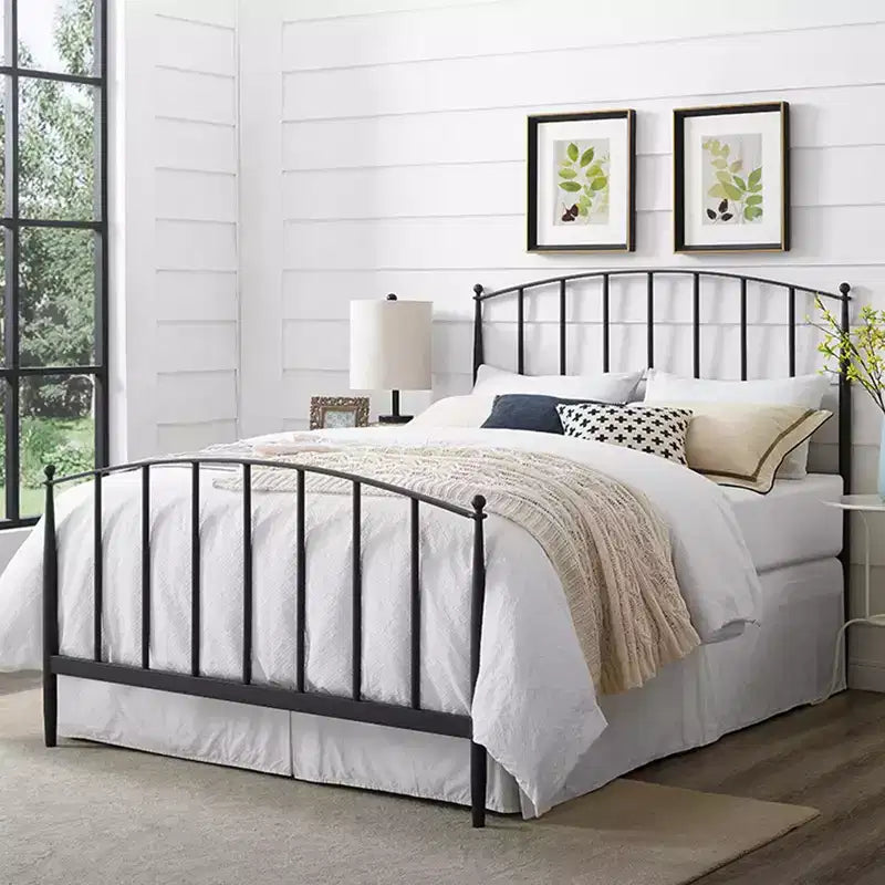 Lit double Queen Whitney noir - Crosley : Cadre classique en acier, tête et pied de lit arqués
