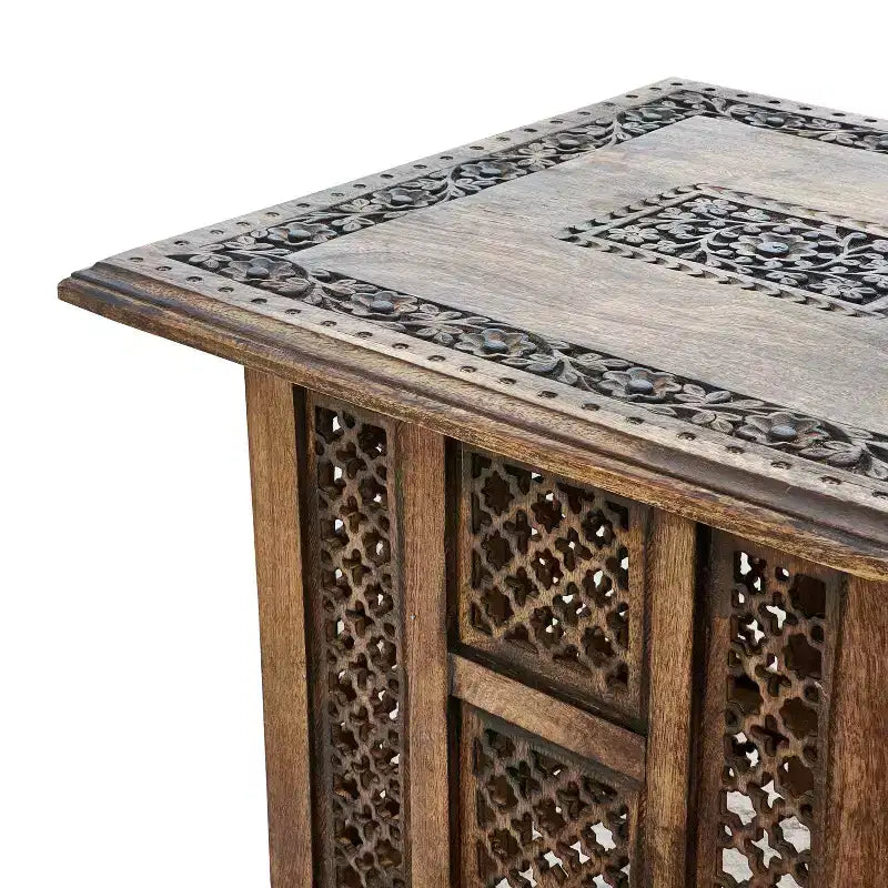 Table d'appoint pliante Boho Urban Port 21 po avec panneaux sculptés de fleurs et pieds en noyer/bois naturel