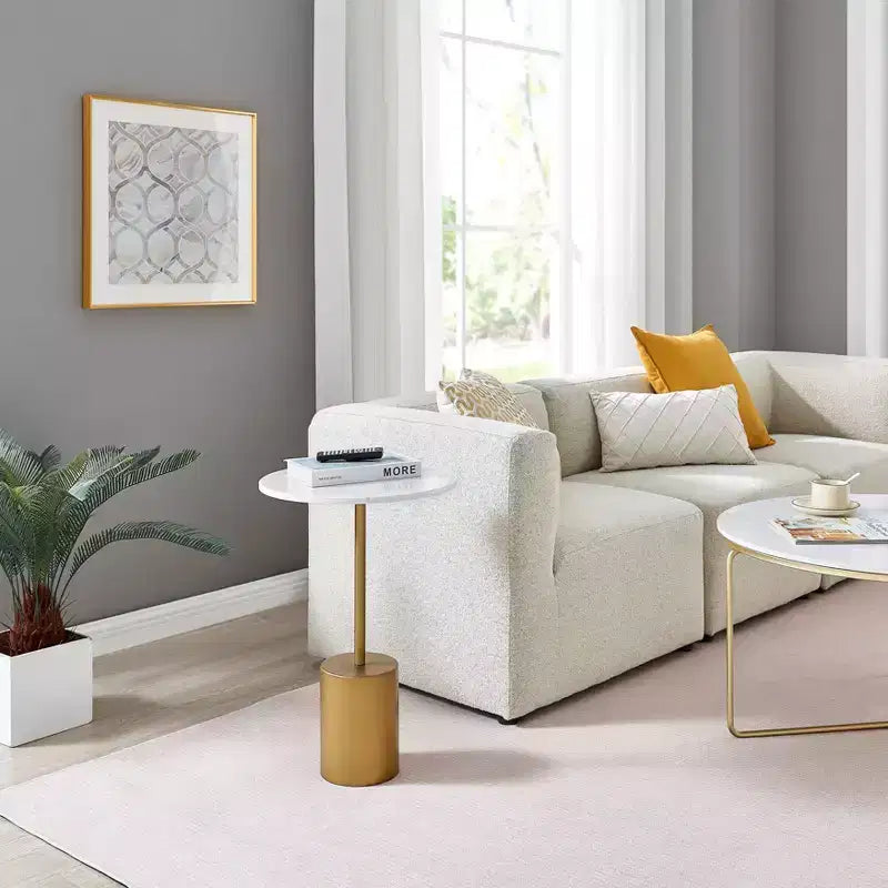 Danya B. Fritz Table d'appoint piédestal Mid-Century Modern avec plateau en marbre blanc/or