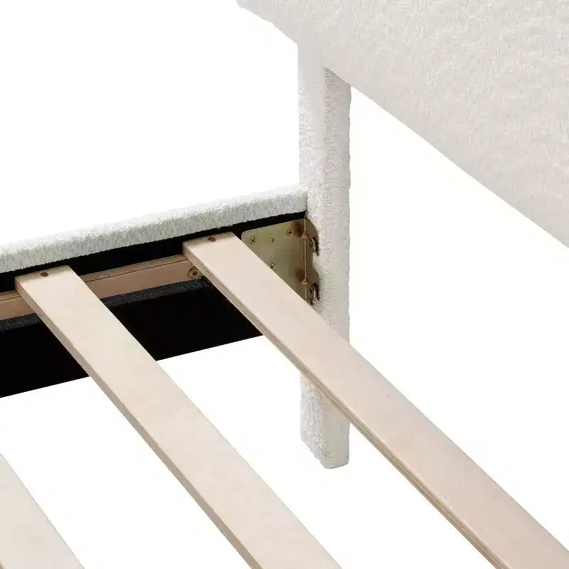 24/7 Shop At Home Lit plateforme avec tête de lit capitonnée Queen Heartwild Modern Boucle : Finition lisse et cadre en bois