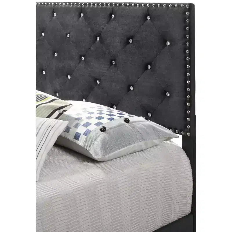 Suffolk Panel Bed for an approx. 152 × 203 cm mattress