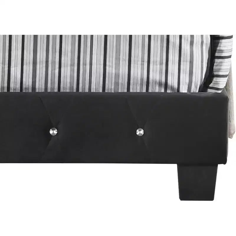 Suffolk Panel Bed for an approx. 152 × 203 cm mattress